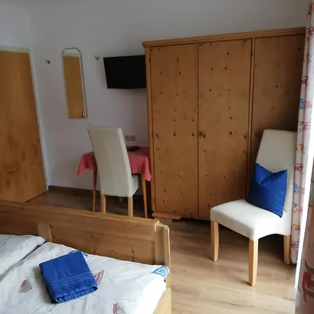 Haus Seppi ゲストハウス Neukirchen am Großvenediger